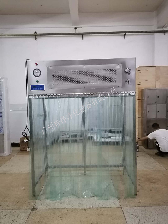 百級潔凈層流罩制作現場實拍圖