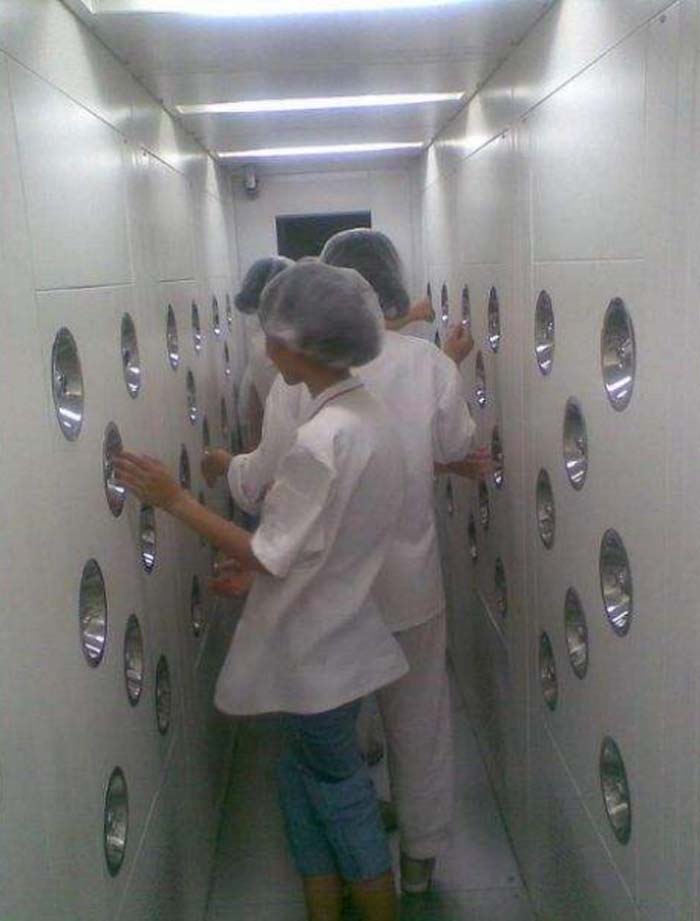 正確使用風(fēng)淋室不僅能夠有效保證潔凈室內(nèi)的環(huán)境潔凈度，還能延長(zhǎng)設(shè)備的使用壽命。