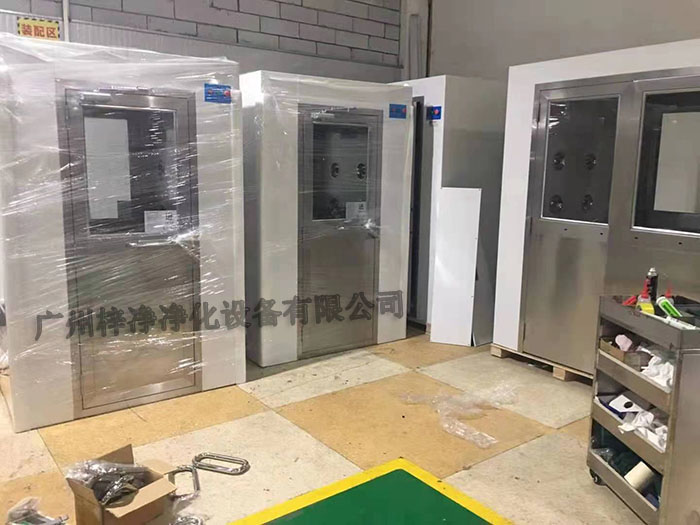 風(fēng)淋室的類型繁多，不同類型的風(fēng)淋室適用于不同的場合和需求