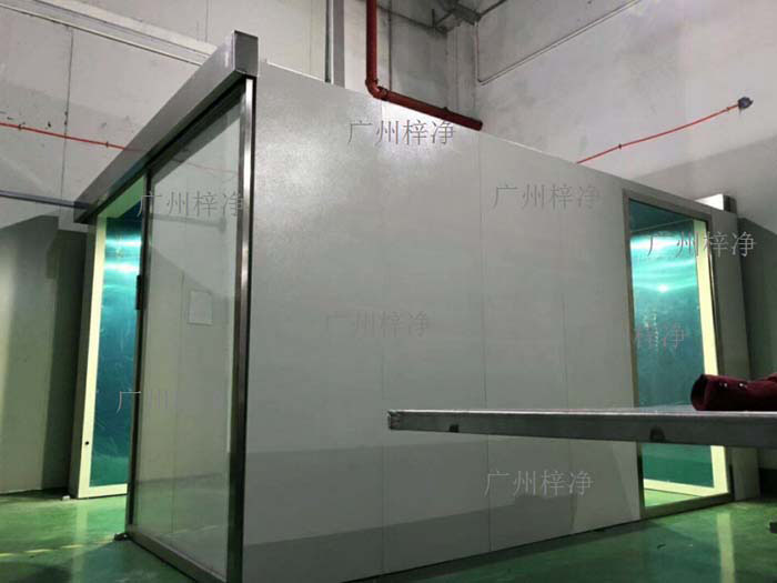 醫(yī)療設備生產(chǎn)車間風淋室工作原理
